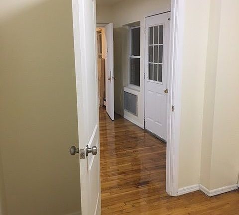 5th image of 9324 197th St #3