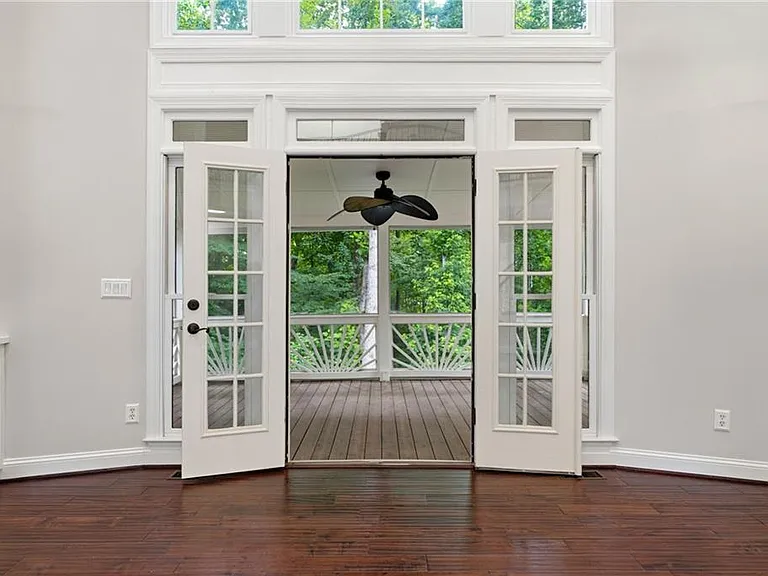 730 Rose Creek Cir — Photo 23