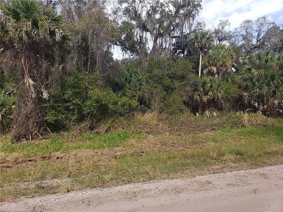 1st image of 143 Tall Oaks Trl