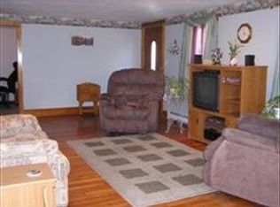 14 Hathaway St, Wareham, MA 02571