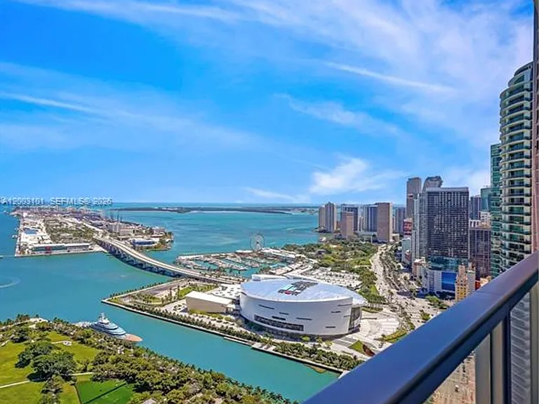 1100 Biscayne Blvd #4803 — Photo 2