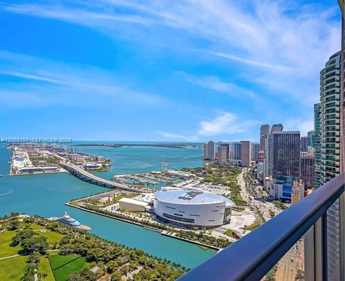 Building Photo - 1100 Biscayne Blvd #4803