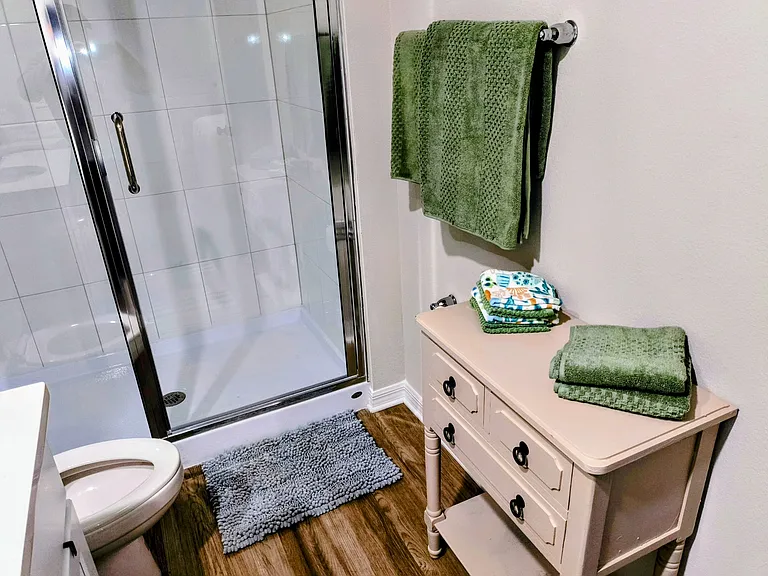 8 Unique Ct — Photo 28