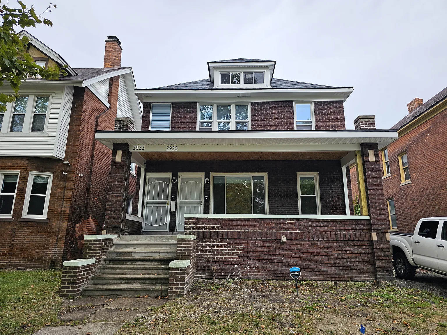 2935 Hogarth St — Photo 2