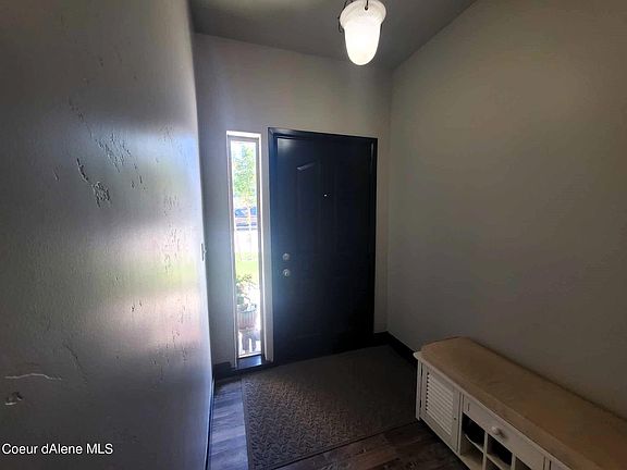 4th image of 1113 W Willow Lake Loop