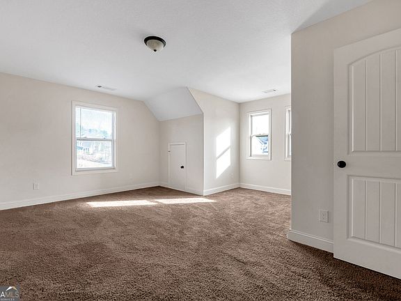 4th image of 1615 Newport Dr