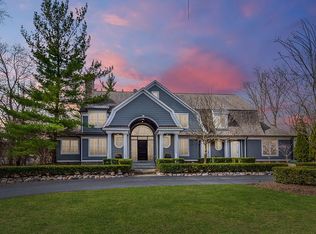 31065 Lucerne Dr, Franklin, MI 48025