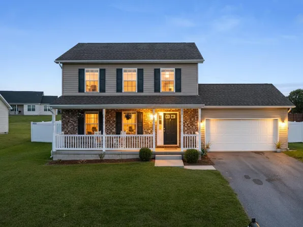256 Melville Dr, Inwood, WV 25428