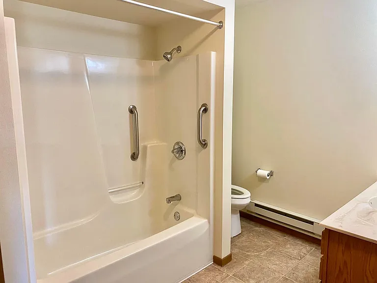 260 Germania St #16 — Photo 4