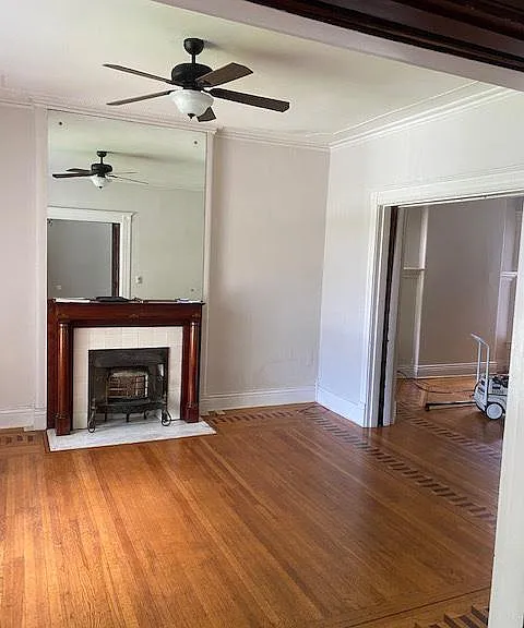 1042 Everett Ave #1 — Photo 1