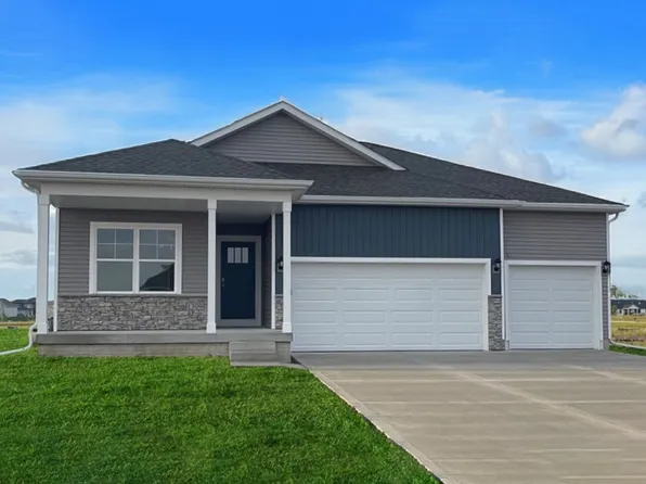 902 2nd St NE, Altoona, IA 50009