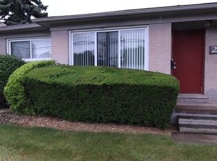2480 Crooks Rd #3, Troy, MI 48084