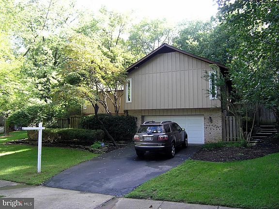 2nd image of 3811 Maryland St