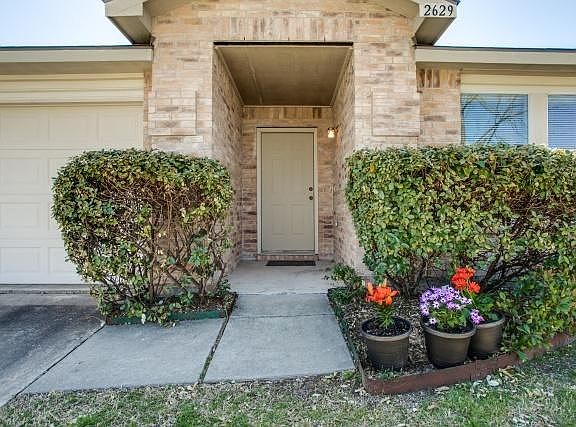 3rd image of 2629 Lake Meadow Dr