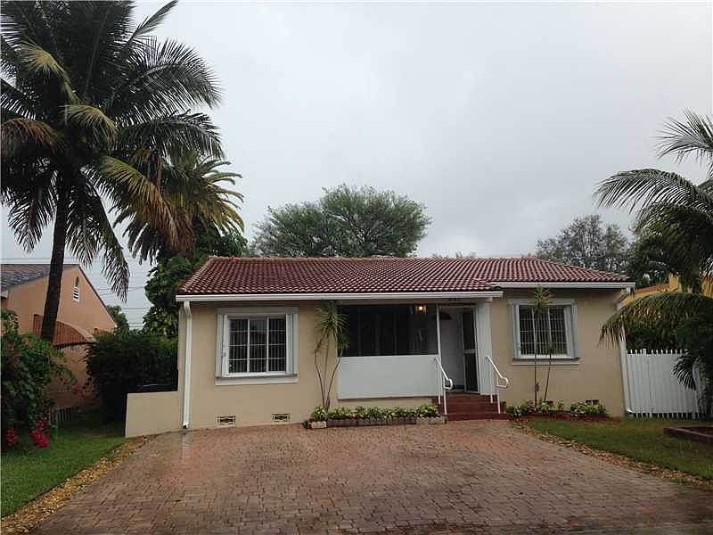 1st image of 541 Palmetto Dr
