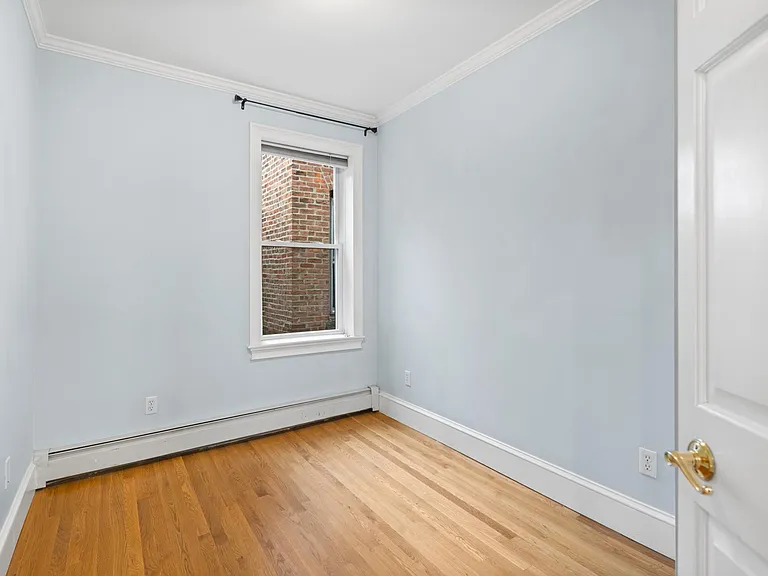 150 Salem St #4 — Photo 16