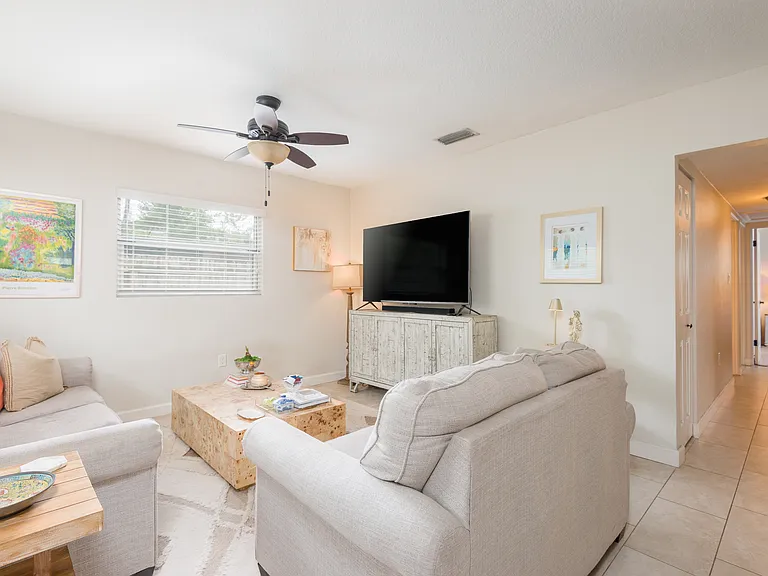 2407 S Harold Ave — Photo 4