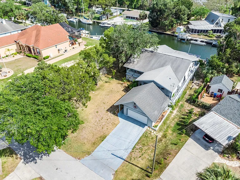 1940 NW 16th St — Photo 41