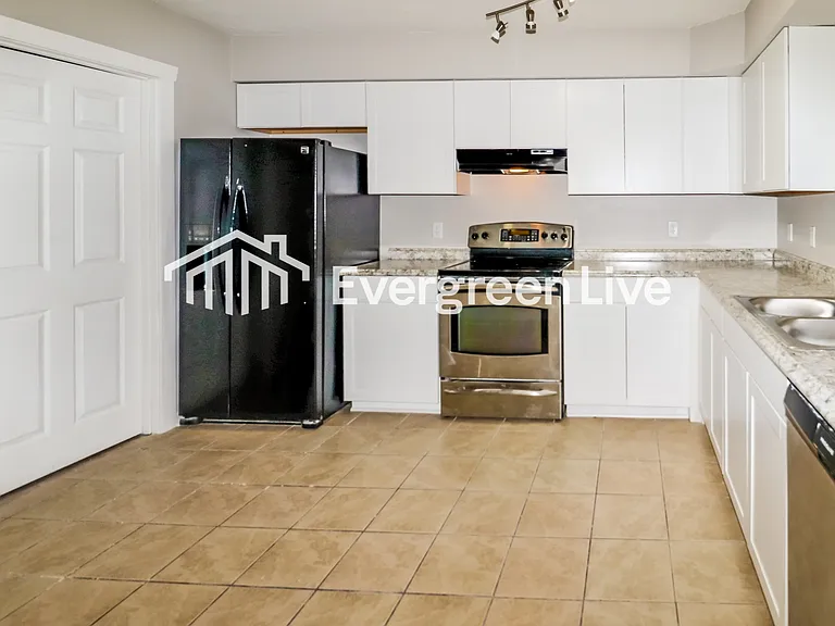 928 Bernstein Ct — Photo 8
