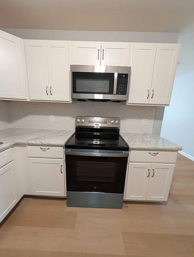 Brand New Construction 3 Bedroom 2 Bath all on 1st floor — Photo 4