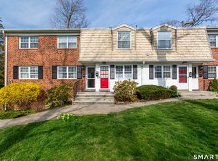 245 Unquowa Rd APT 132, Fairfield, CT 06824