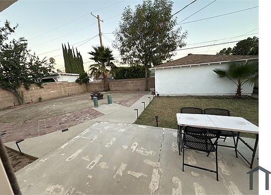 2nd image of 15846 Rinaldi St