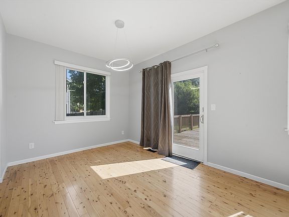 4th image of 1912 Redwood Ln