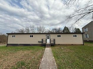 232 W Legion Cir, Pikeville, TN 37367