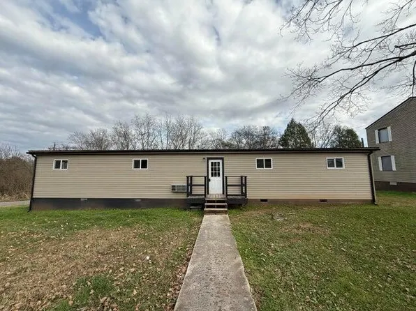 232 W Legion Cir, Pikeville, TN 37367