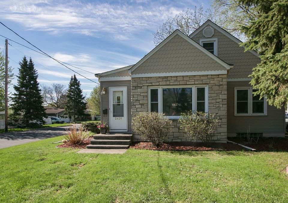 1st image of 2420 33rd Ave NE