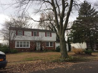 6 Purdue Dr, Delran, NJ 08075