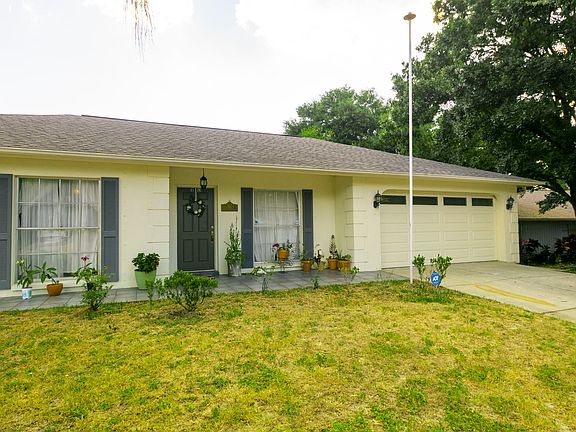 3rd image of 618 Valley Hill Dr