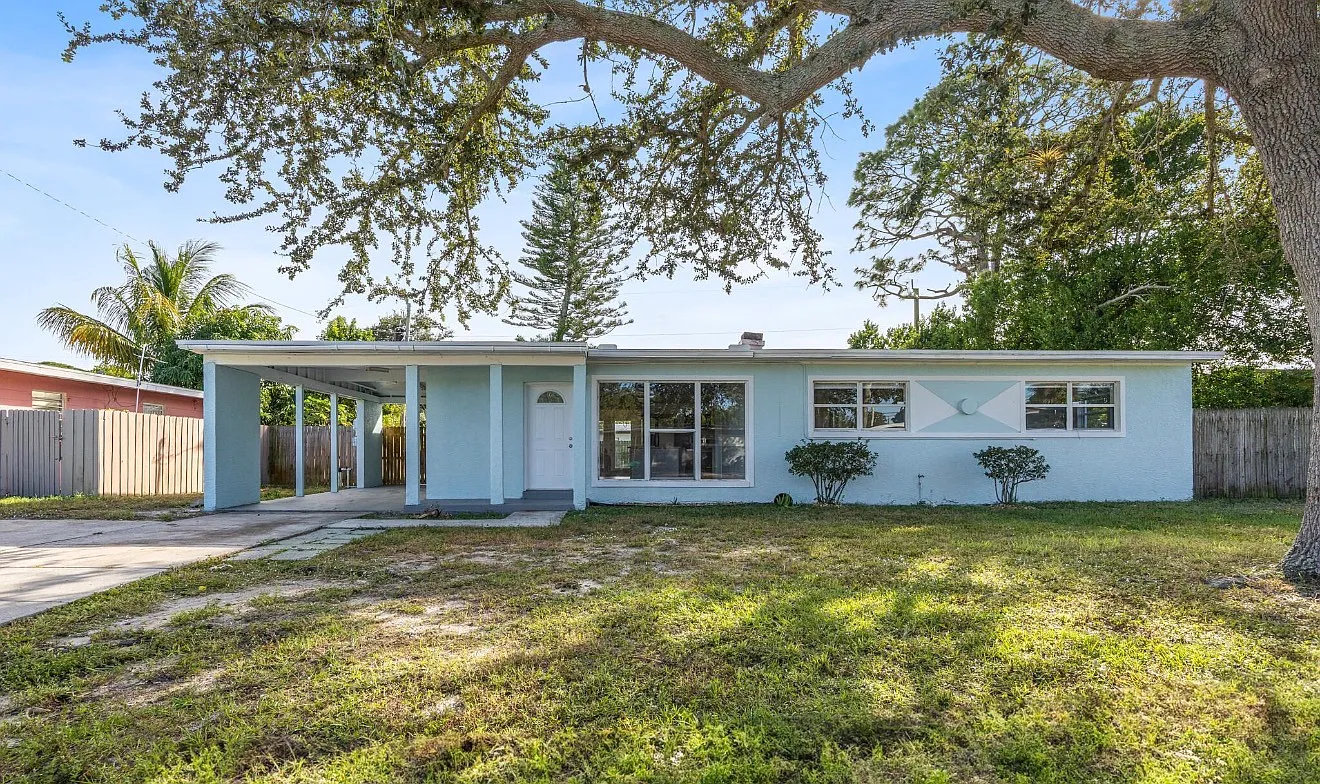 3 bed, 1320 sqft, $1,900 — Photo 1