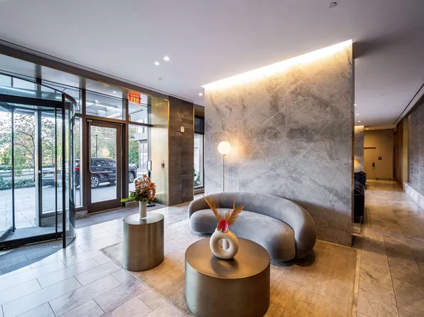 75 Park Lane South image 14 of 23