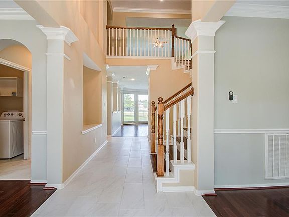 3rd image of 10906 Castle Peak Dr