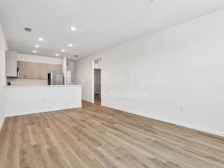 Venture Apartments — Photo 82