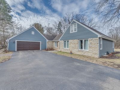 7N196 Weybridge Dr, St Charles, IL, 60175