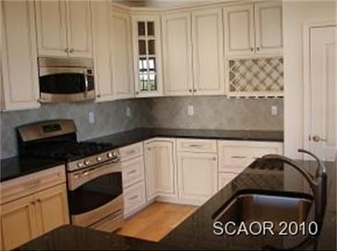 5th image of 12001 Old Vine Blvd Unit 204