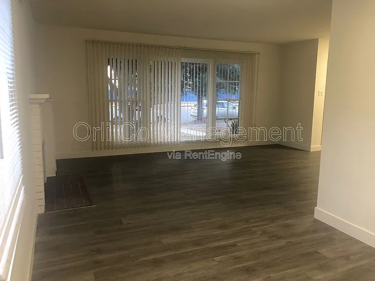 6500 Balboa Blvd — Photo 3