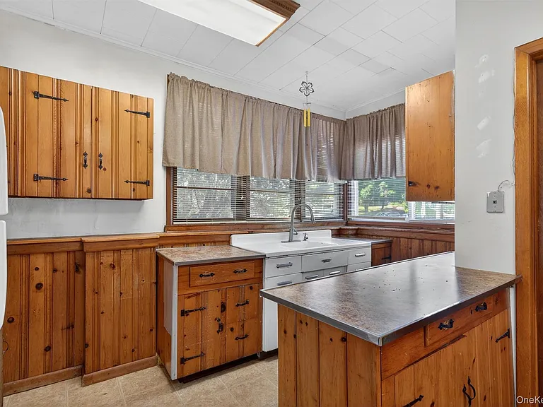 4 Montgomery Rd #1 — Photo 8