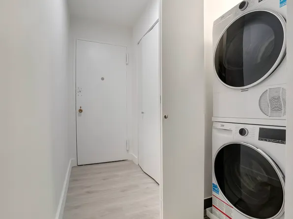 120 East 34th Street image 7 of 16