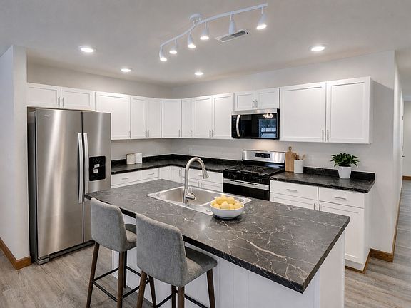3rd image of 9534N Autumn Lane