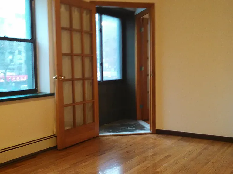 20 Orchard St #4-R — Photo 2