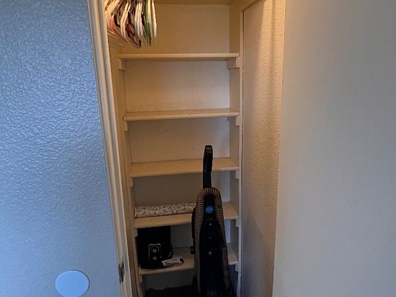 4th image of 3016 Alta Vista Dr