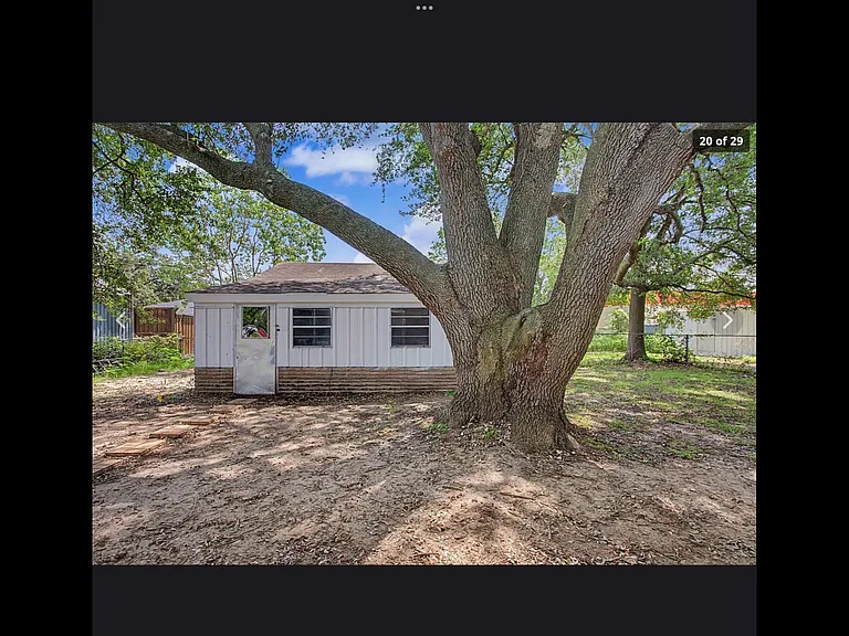 2337 N Austin Ave — Photo 13