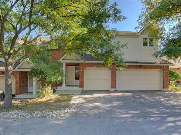 523 Beechwood Dr #5, Waterloo, ON N2T 2G7