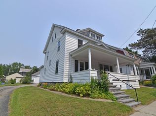 90 Henry St, Burlington, VT 05401