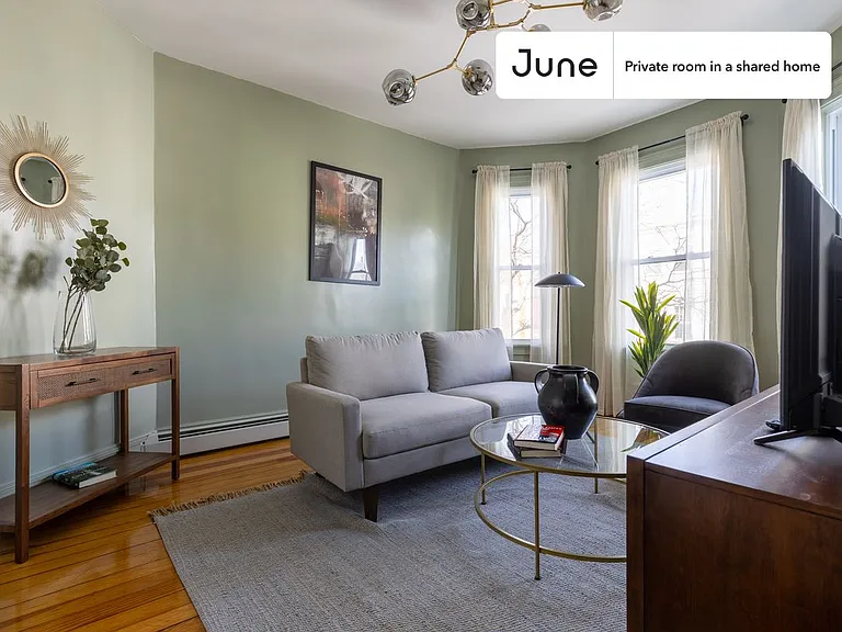 15 Romsey St #B — Photo 4