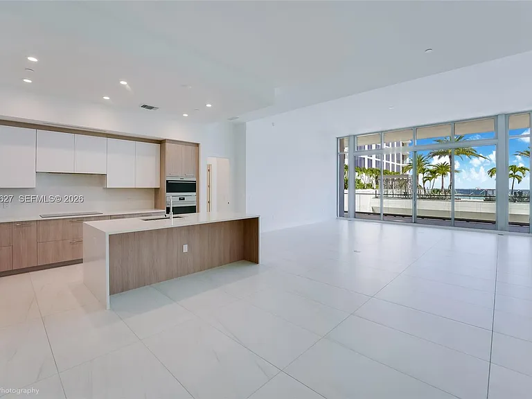 153 N Seabreeze Blvd #4 — Photo 15