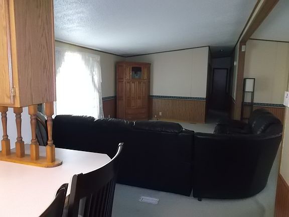 5th image of 26 Metz Ln